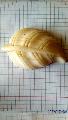 Крышка из камня. Листик. В шкатулку советскую.