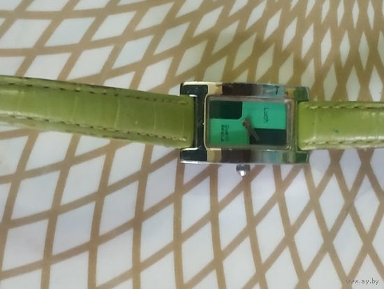 Часы наручные  с браслетом ЛУЧ  . В ремонт,коллекцию,на запчасти. Состояние на скане.