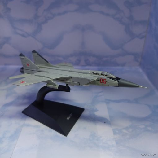 Модель самолёта МиГ-31 (металл)