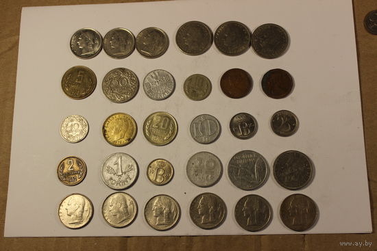 Монеты иностранные стран мира с 1 рубля 30 штук.