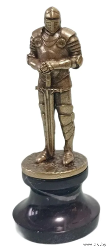 Статуэтка Средневековый рыцарь Латунь