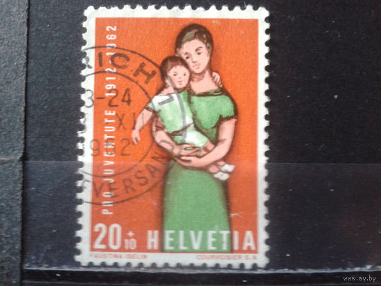 Швейцария 1962 Мать с дитем
