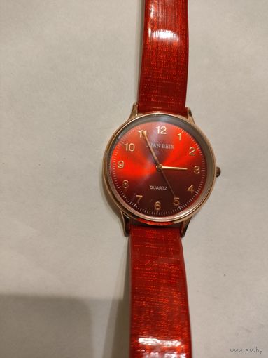 Часы женские кварцевые