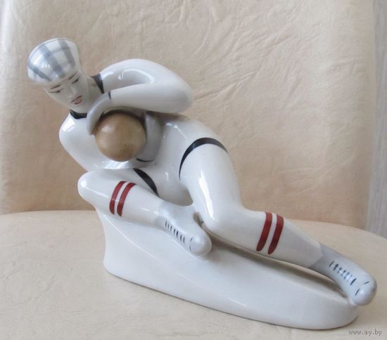 Все лоты с рубля.Вратарь,футболист Полонне,Полоннский ЗХК,50-е г.г.,старое клеймо