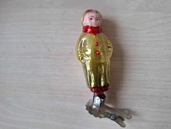 Елочная игрушка Мальчик в костюме клоуна, на прищепке ретро