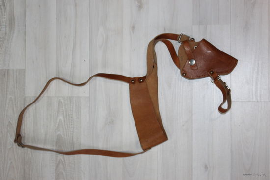 Кобура скрытого ношения.