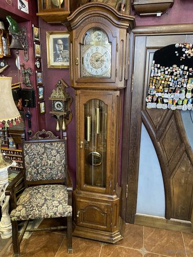 Часы напольные с чертвертным боем