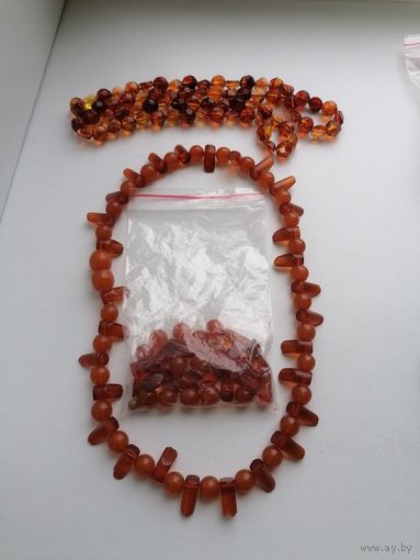 Янтарные Бусы не частой формы +отдельные бусины +бонусом бусы из бакелита? Торги с Рубля