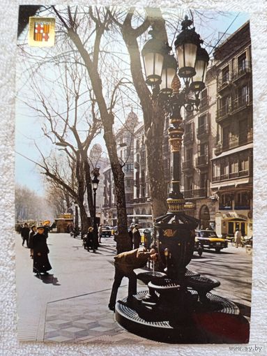 Барселона. Улица Рамбла и фонтан Каналетас