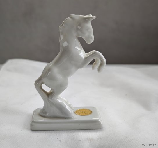 Конь на дыбах фарфор PORZELLAN Pottery Германия , лошадка