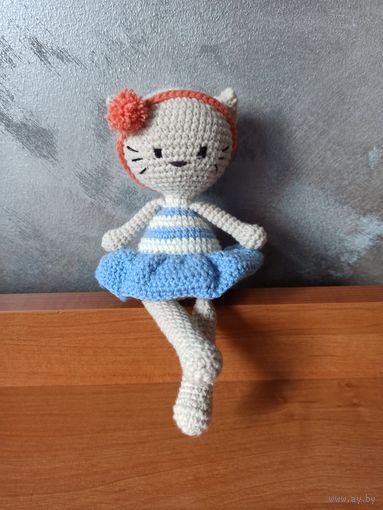 Котейка в платье Плюшевая вязаная мягкая игрушка амигуруми кошка интерьер ручная работа handmade кукла
