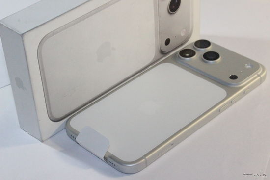 Новый iPhone 17 Pro Max 256GB (серебристый) гарантия до 8 декабря 2026