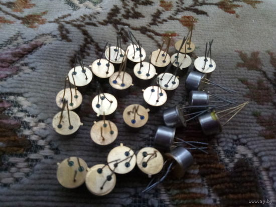 Транзистор БТ6551