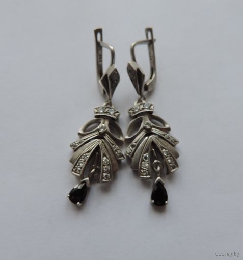 Серьги.