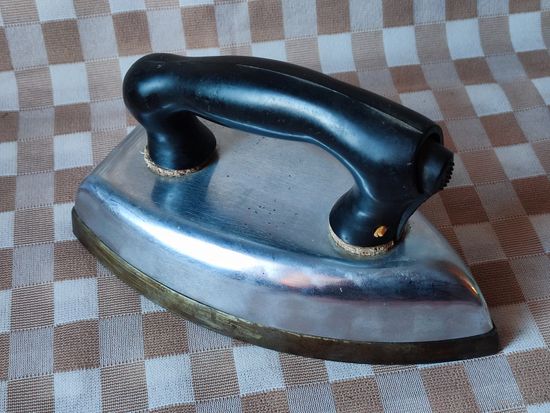 Утюг СССР, газовый, не электрический. Нагревной