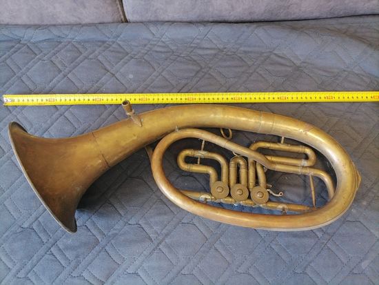 Музыкальный инструмент труба тенор