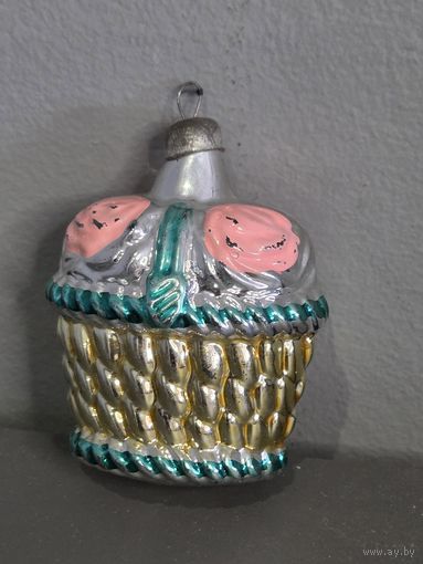 Корзина с цветами. Достаточно редкая игрушка из СССР.