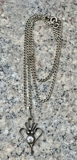 Кулон. Кулон на цепочке