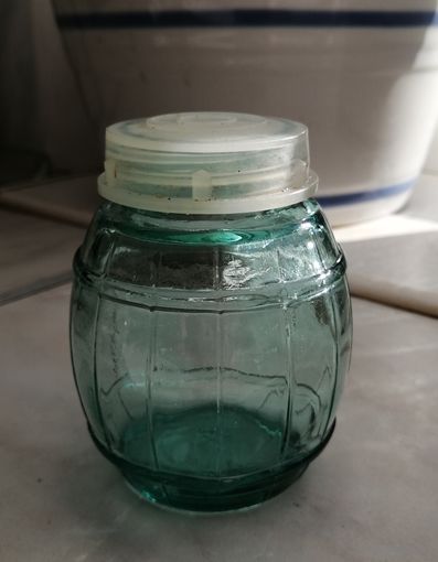 Баночка из под меда СССР с винтовой крышкой