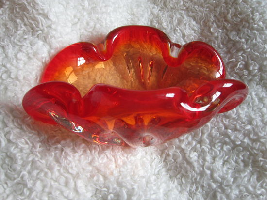 ШИК! Ваза . Богемское красное стекло