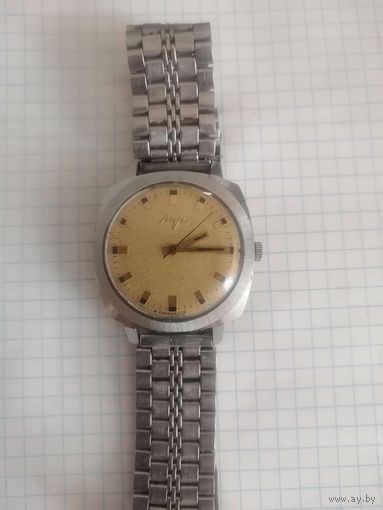 Часы Луч 3045 рабочие.