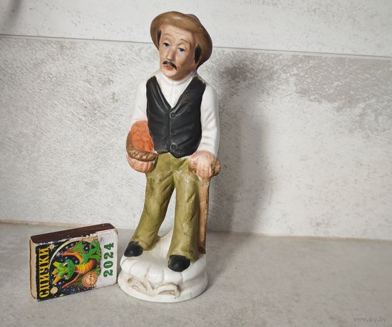 Статуэтка крестьянин в ремонт