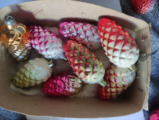 Ёлочные игрушки с 10 рубля шишки