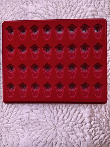 Планшет на 32 гробика.