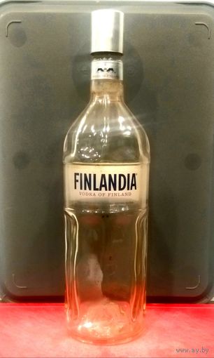 Бутылка от Водки FINLANDIA * ФИНЛЯНДИЯ * с Пробкой * без Дозатора * объём 1 литр * высота 32.5 см * диаметр 8.5 см * (3)