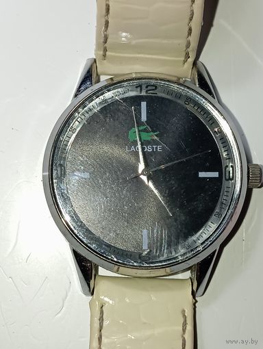 Часы кварцевые LACOSTE .