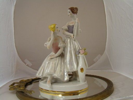 Статуэтка ''Балерины с зеркалом, Перед выступление"