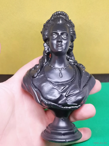 Чугунный бюст Екатерина 2