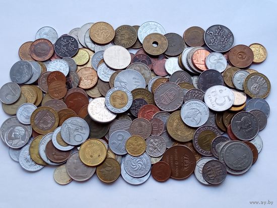 Монеты мира , более 50 стран , 190 штук , без повторов , с 1 рубля .