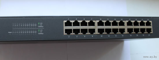 Коммутатор TP-Link TL-SG1024 (24 * 1 Gbit/s)