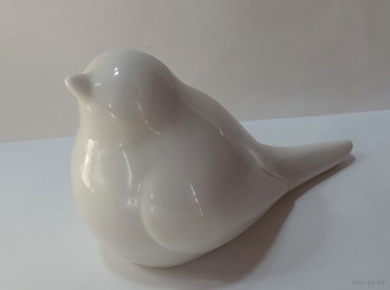 Статуэтка фарфоровая "Птица" 70-80-е годы Европа. Высота 8 см.