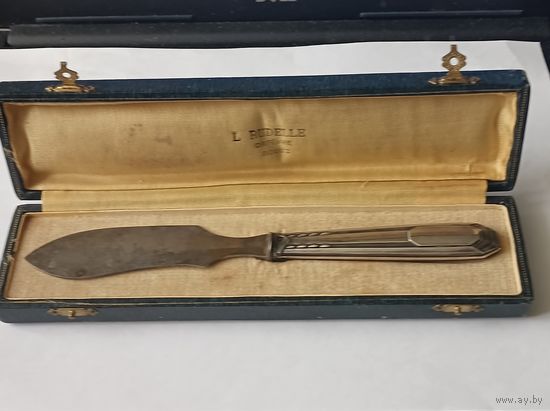 Ножик для тортика 19 век Франция.ручка серебро.голова Минервы.