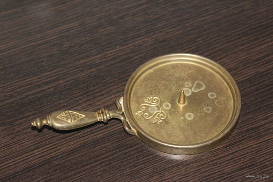 Латунный подсвечник с ручкой, клеймо.