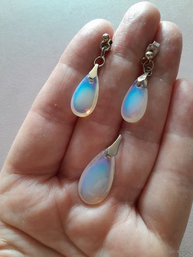 Лот: серьги и кулон. Стекло.