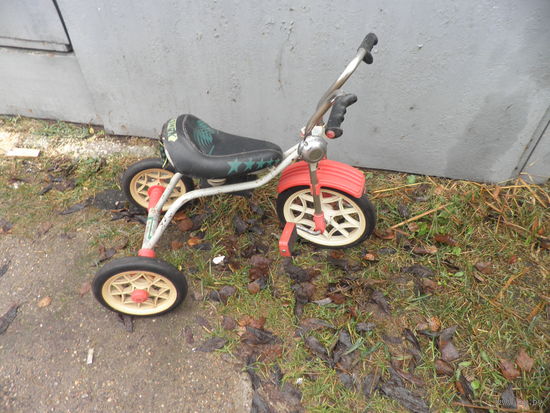 Детский трёхколёсный велосипед ЗУБРЁНОК БССР.