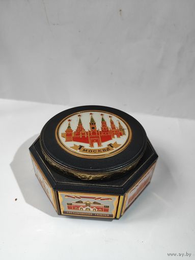 Шкатулка музыкальная.