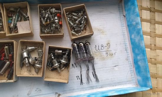 Радиолюбителю. Книги, транзисторы, микросхемы, диоды есть разные, редкие.