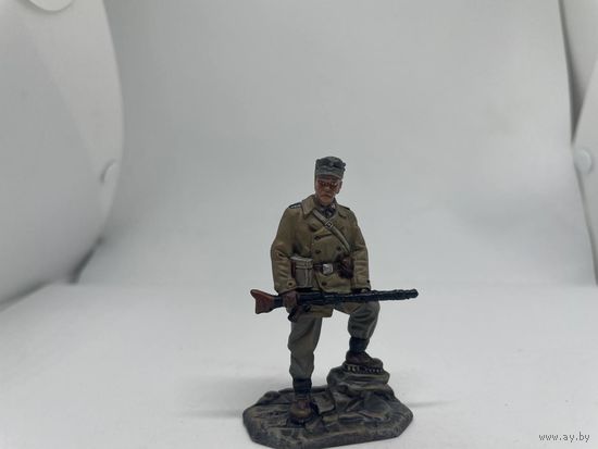 Солдатик оловянный(военно-историческая миниатюра). Немецкий штурмовик ВМВ