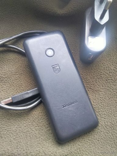 Philips E172, батарею держит 15 дней.