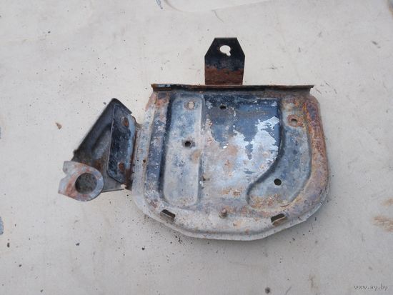 Лот 1462. Постамент аккумулятора Nissan Sunny N14. Старт с 5 рублей!