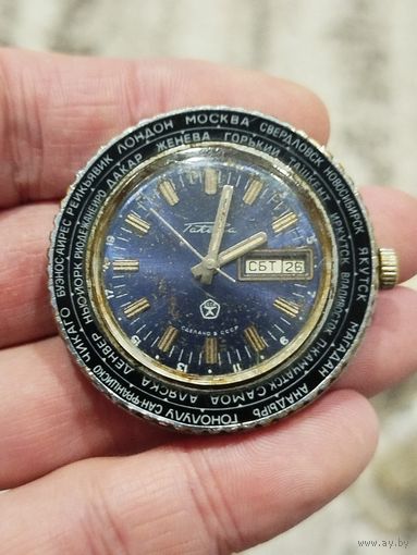 Не частые крупные часы ссср,ракета города,механика,на ходу,календарь переключается,с рубля