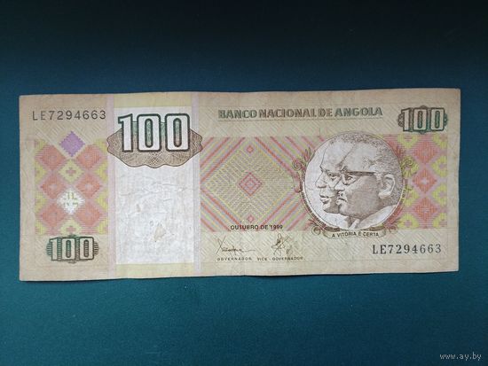 100 кванза Ангола.