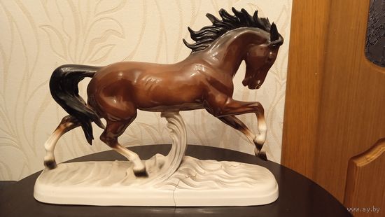 Статуэтка Лошадь фарфор Германия