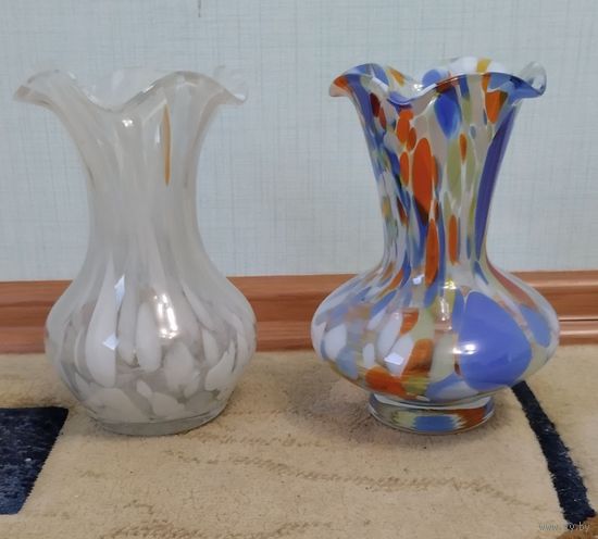 Вазы цветное стекло 2 шт