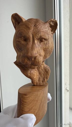 Статуэтка, бюст из дуба  Львица