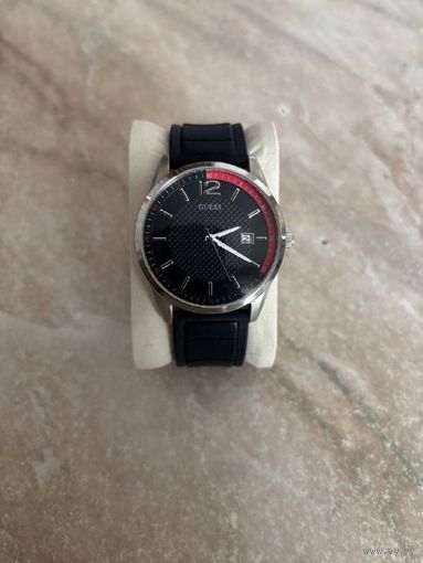 Оригинальные часы GUESS PERRY в идеальном состоянии